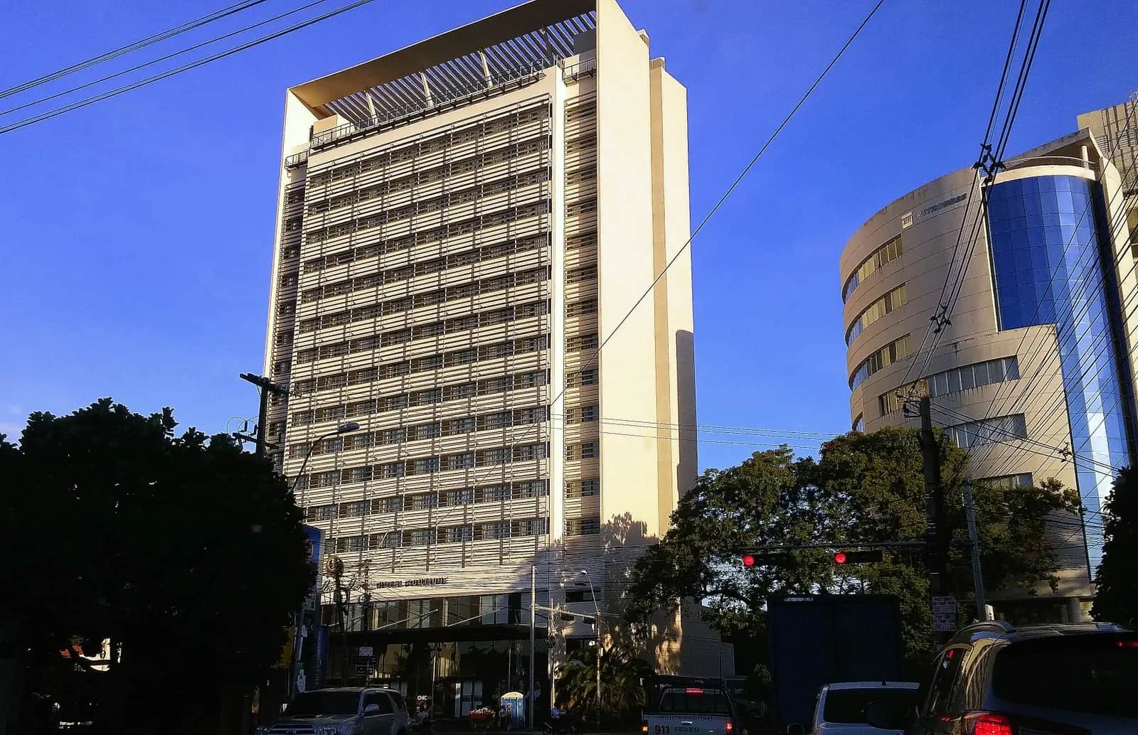 Façade d’une tour d’hôtel à Asunción, Paraguay